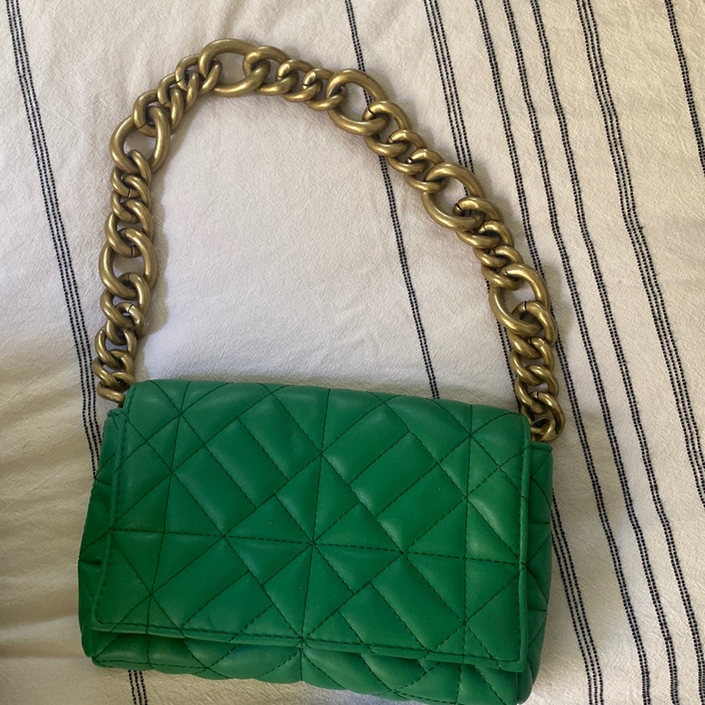 Golds chain bag